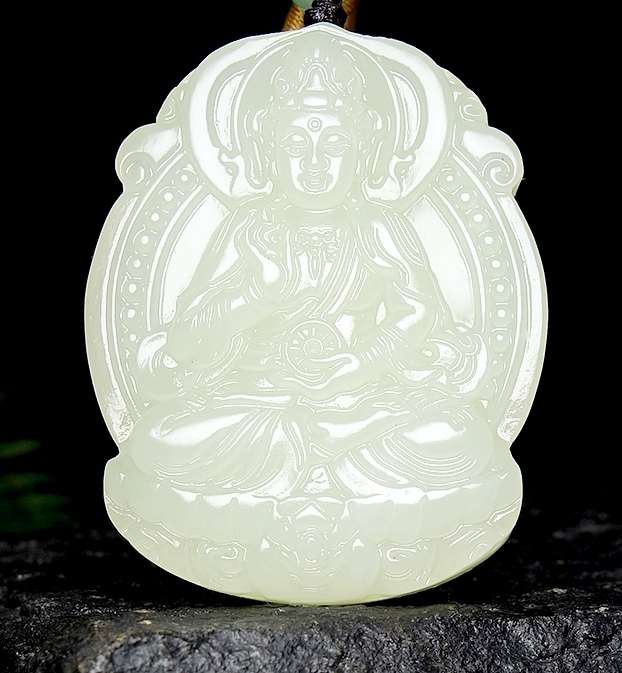 新疆精品山料青白精雕:观音菩萨！