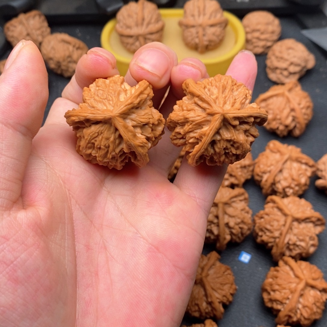 文玩核桃吊坠37大奔