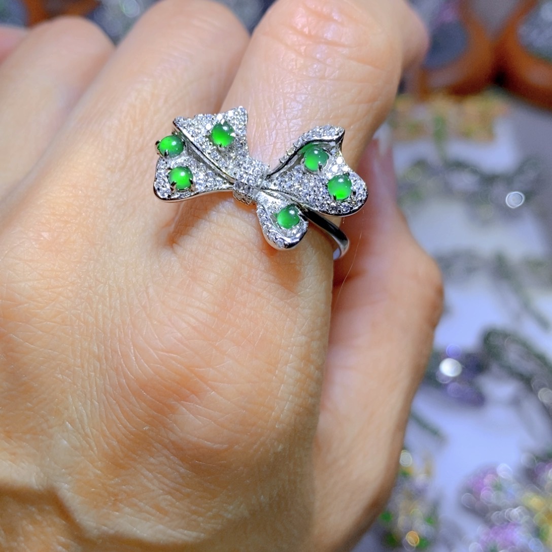 翡翠颈饰银S925镶嵌天然翡翠