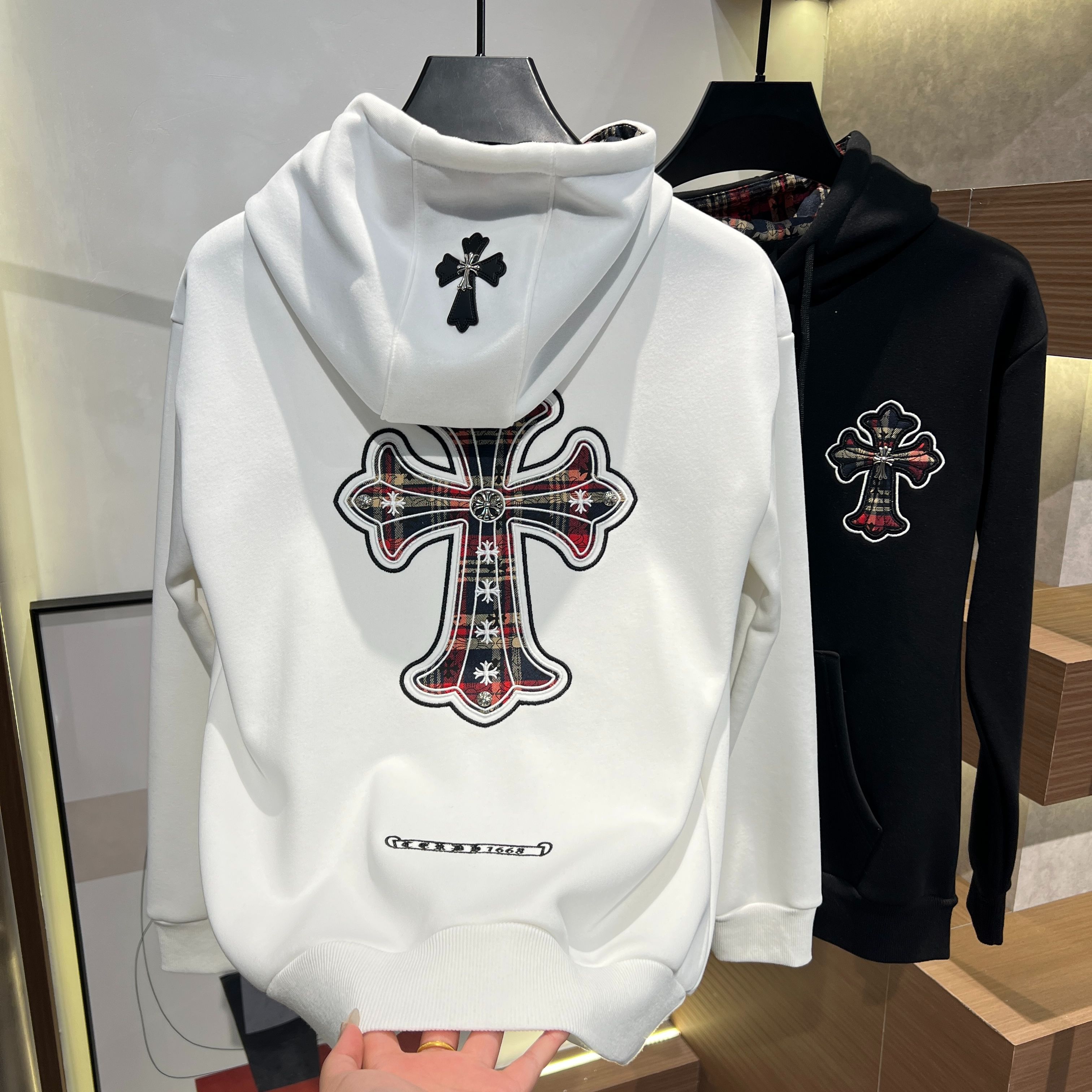 【高端玩家】冬男士新款时尚百搭刺绣圆领卫衣刺绣潮服男装m8833