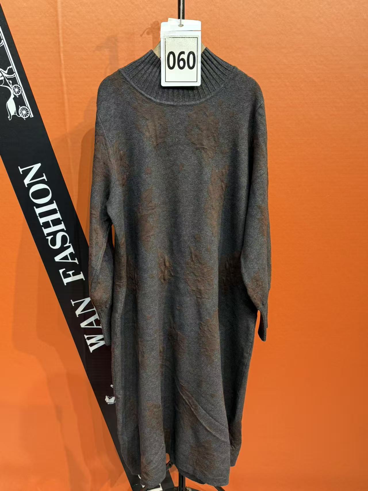 （060）湾湾奢品贵妇既视感显廋舒适时尚百搭连衣裙秋冬款