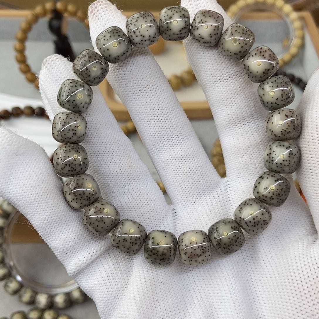 星月菩提手串Y****丶11奶灰双白