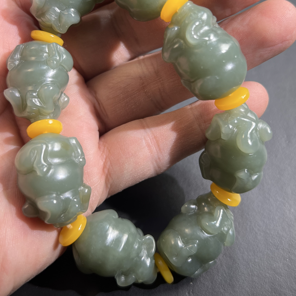 和田玉且末蓝牛气冲天手串卡20