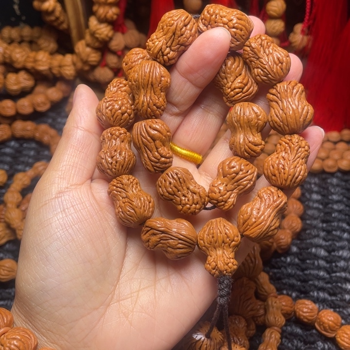 木质类龙纹桃枭挂件