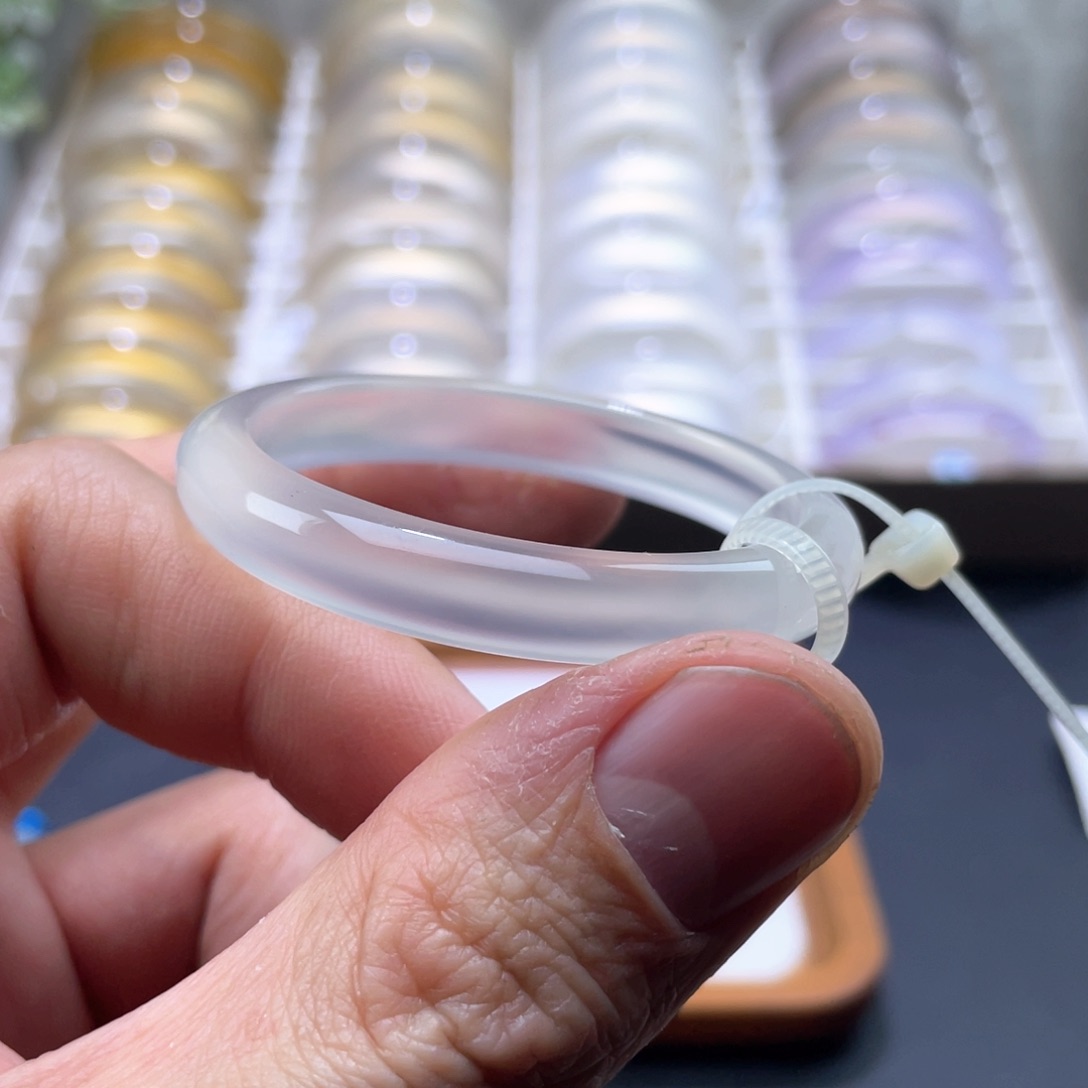 玛瑙/玉髓手镯未镶嵌秋*46*8*5.6