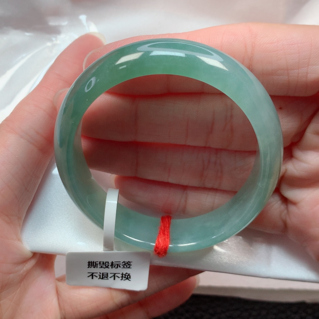 翡翠手镯未镶嵌53贵妃 深蓝底