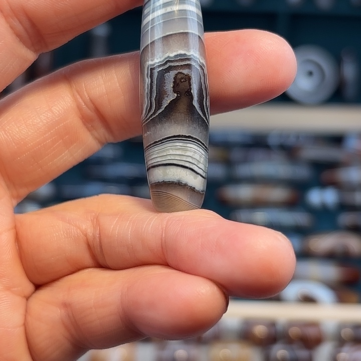 鸿***捷玛瑙/玉髓合金珠宝奇石