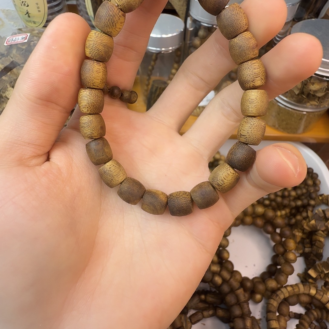 沉香碎屑沉香卡9规格鼓珠