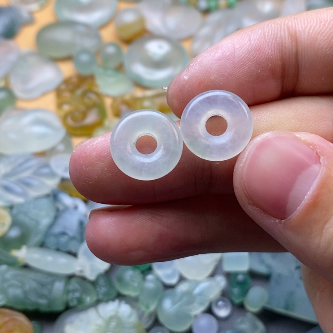 定制翡翠未镶嵌挂件