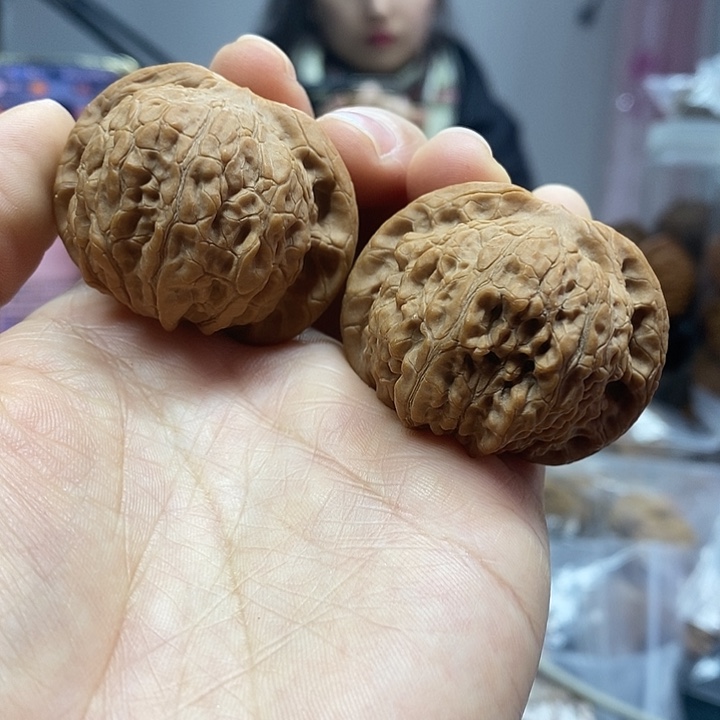 文玩核桃把件42血麒麟