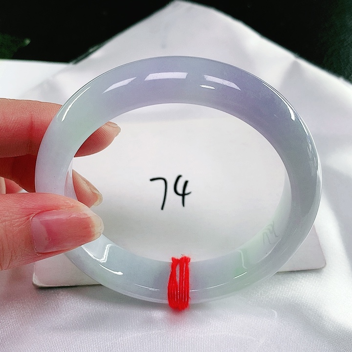 翡翠手镯未镶嵌翡翠手镯未镶嵌