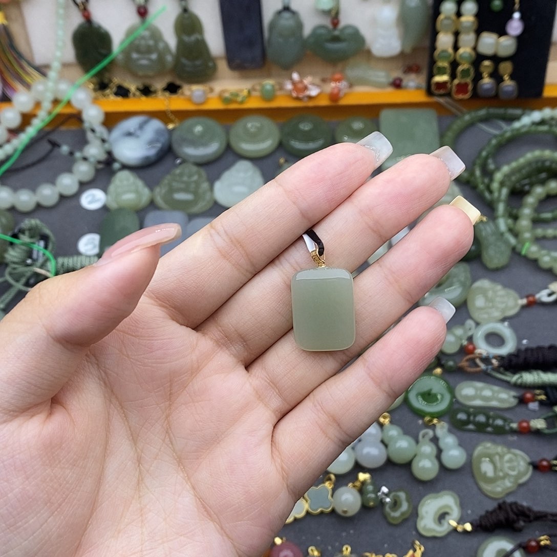 和田玉18K金镶嵌吊坠(不含链)