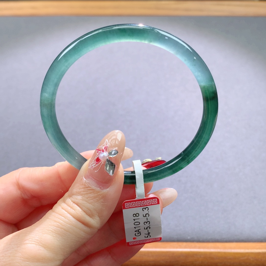 翡翠手镯未镶嵌天然翡翠手镯叮当镯