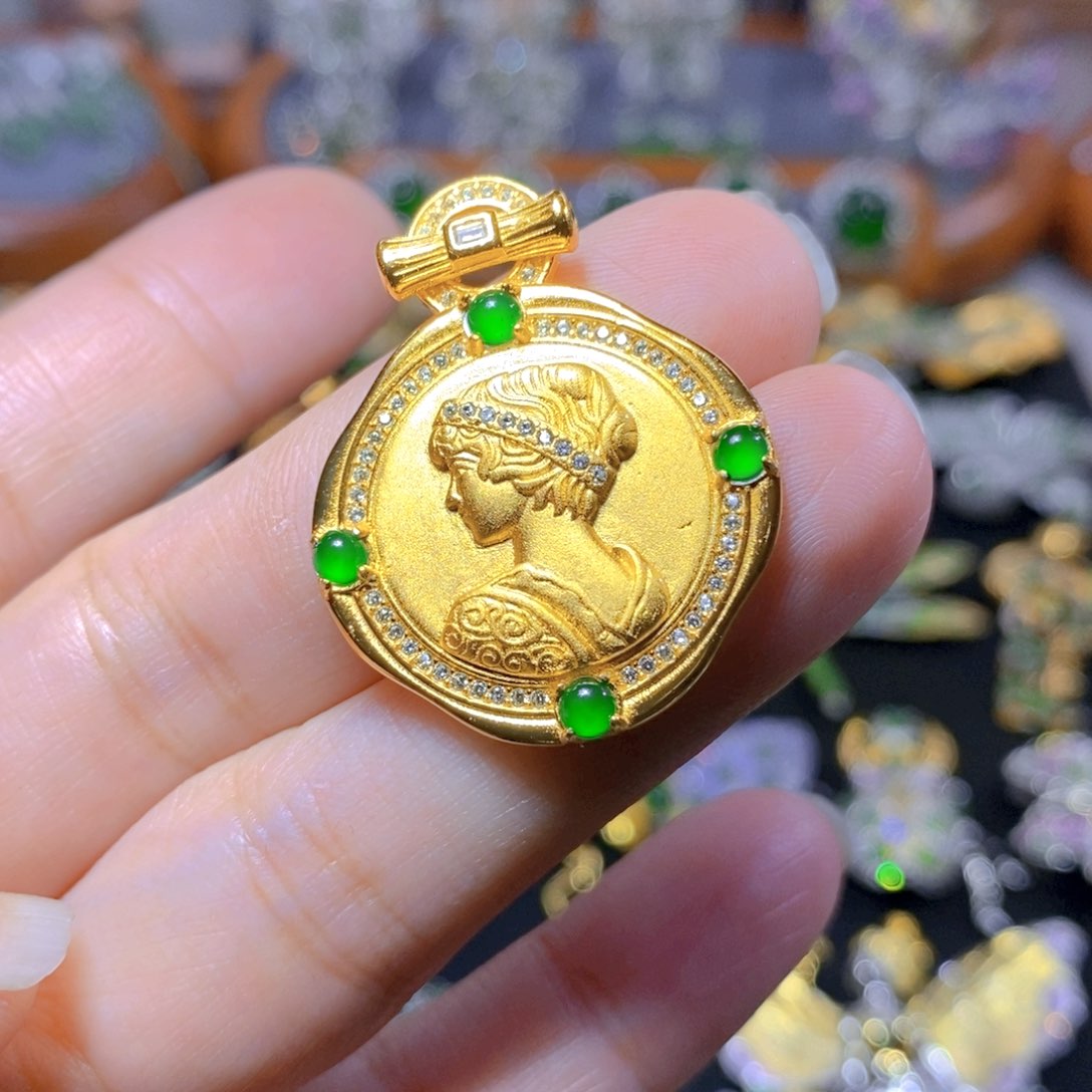 翡翠颈饰银S925镶嵌天然翡翠