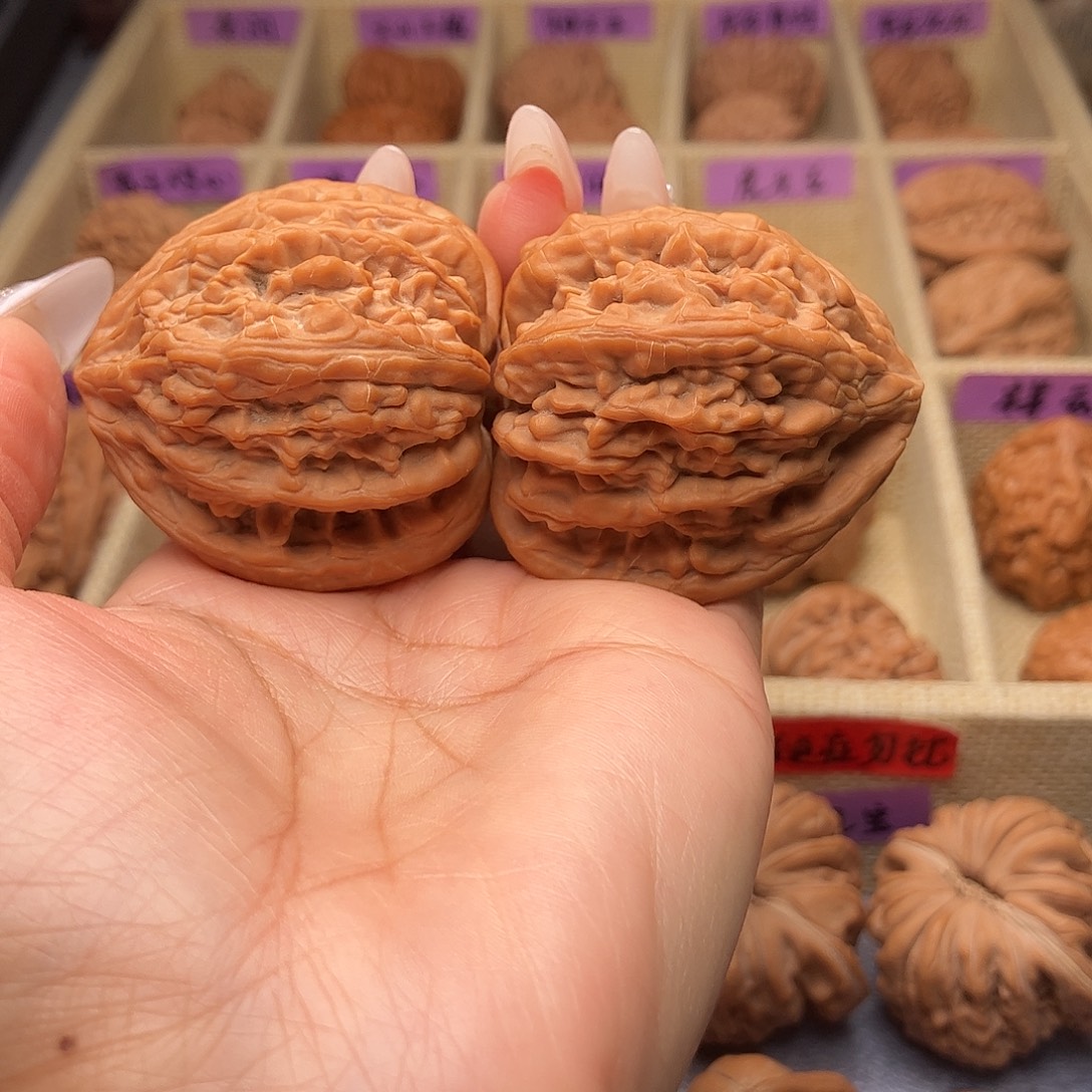 文玩核桃把件虎头王43