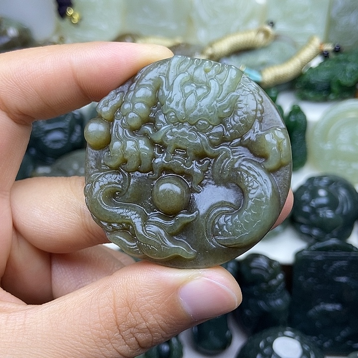 和田玉未镶嵌颈饰