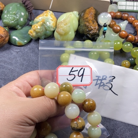 未镶嵌蛇纹石玉手链