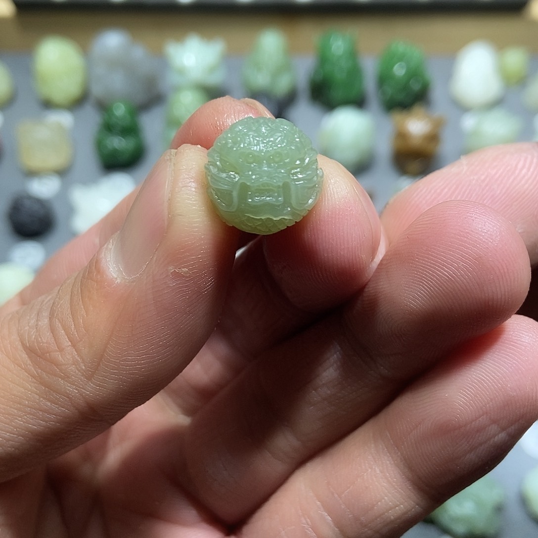 和田玉颈饰未镶嵌定制