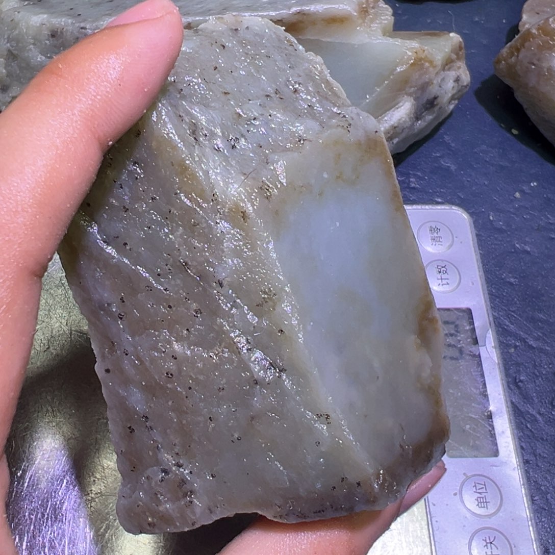 和田玉（糖玉）未镶嵌珠宝半成品