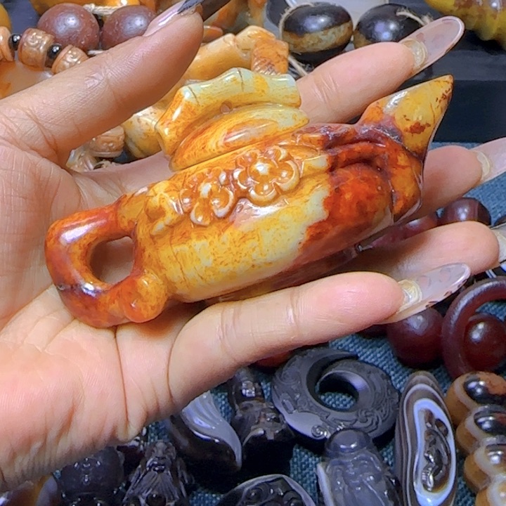 和田玉（糖玉）未镶嵌颈饰徐*良