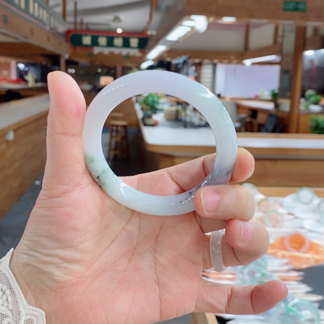 翡翠未镶嵌手镯翡翠