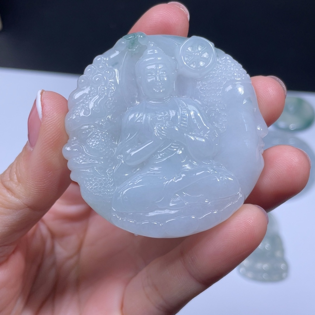 翡翠颈饰未镶嵌牌子