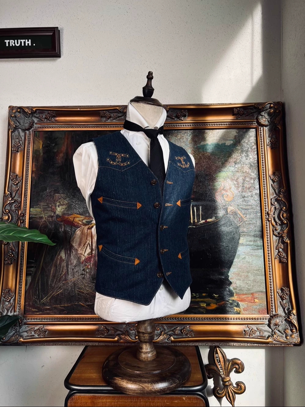 双马蹄刺绣+手绘美式复古牛仔马甲