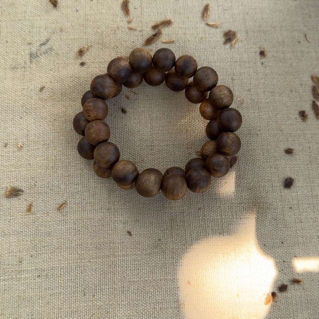 沉香手串绿奇楠单圈约1.3-15多样性发一条