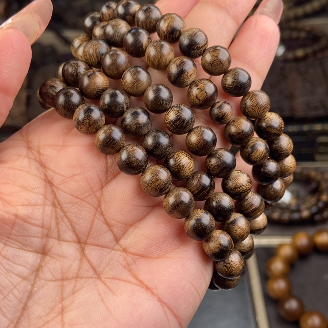 沉香手串大*越南白棋留疤