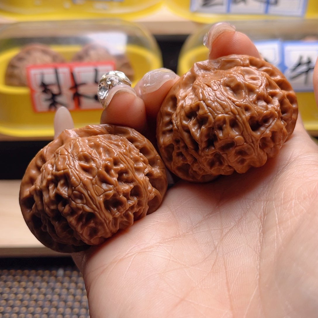 文玩核桃把件宫灯