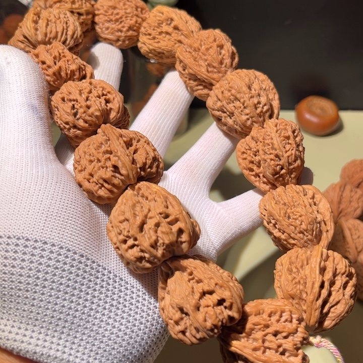 不***班手串文玩核桃…………