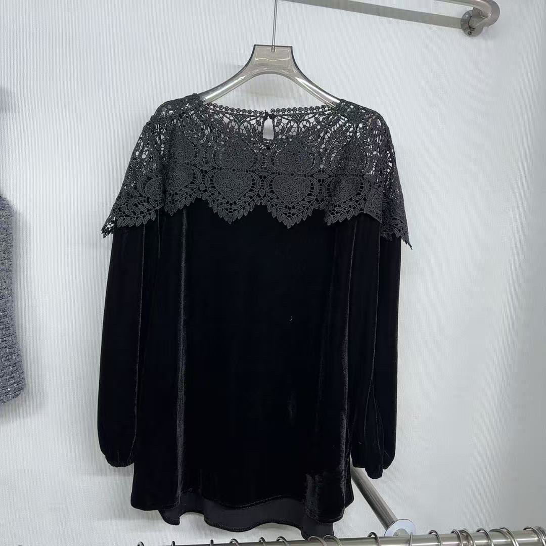 蕾丝拼接丝绒打底衫