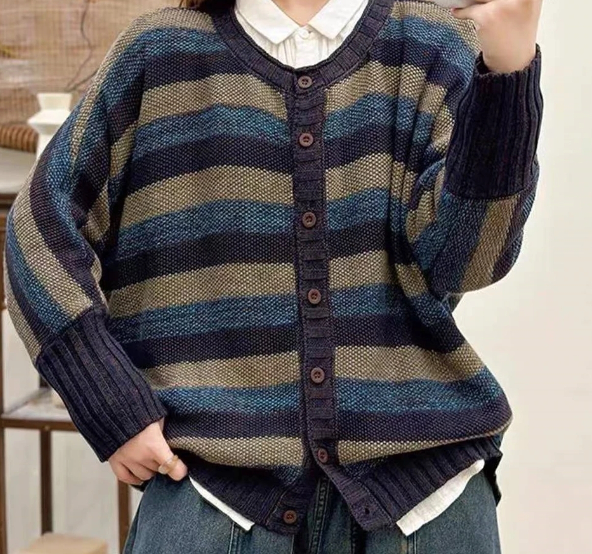 于白》新款长袖针织拼色女装秋季圆领毛针织衫