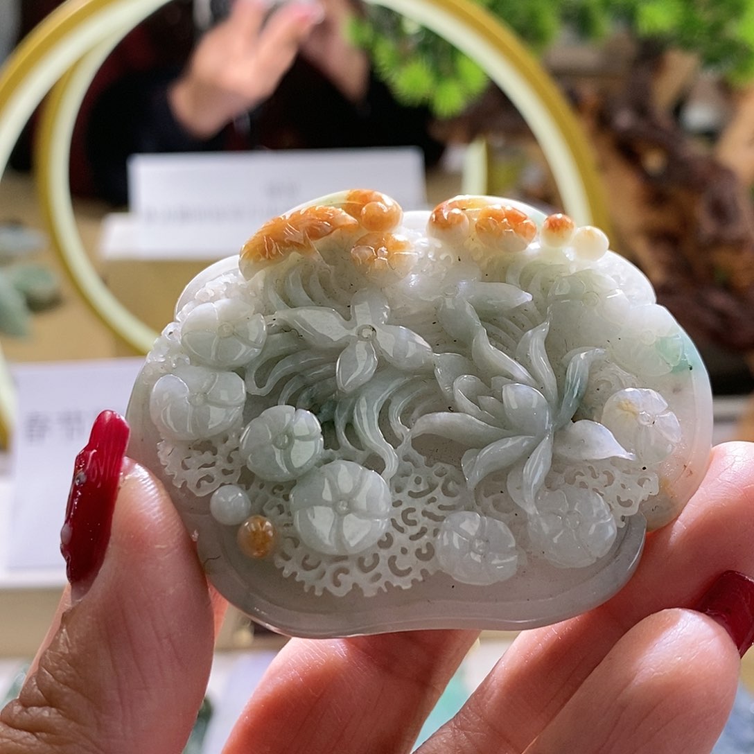 【闪购商品】翡翠颈饰未镶嵌喜上眉梢