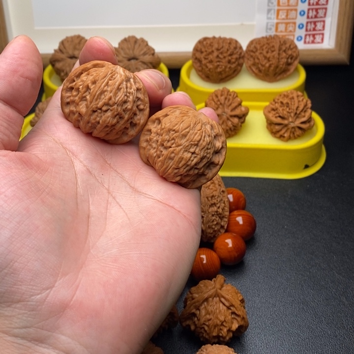 陈***安文玩核桃把件磨盘168