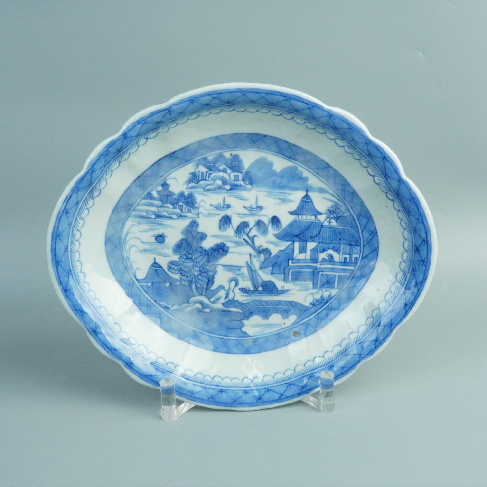 清中晚期 青花山水纹海棠盘 QW202501200569