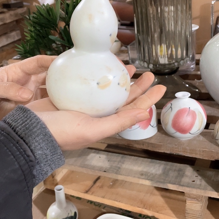 陶瓷花瓶，仿真绿植。