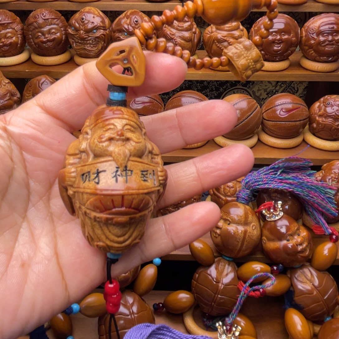 吊坠橄榄核财神到手把