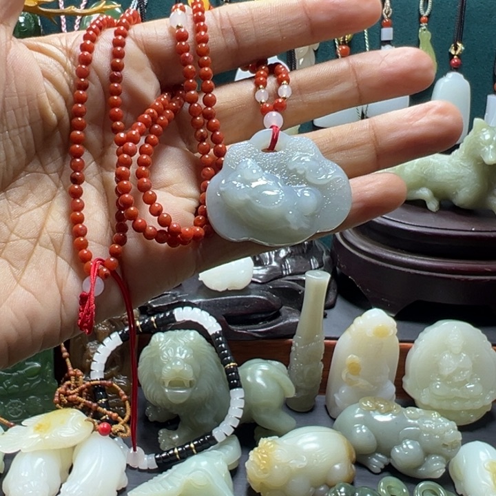 颈饰未镶嵌和田玉