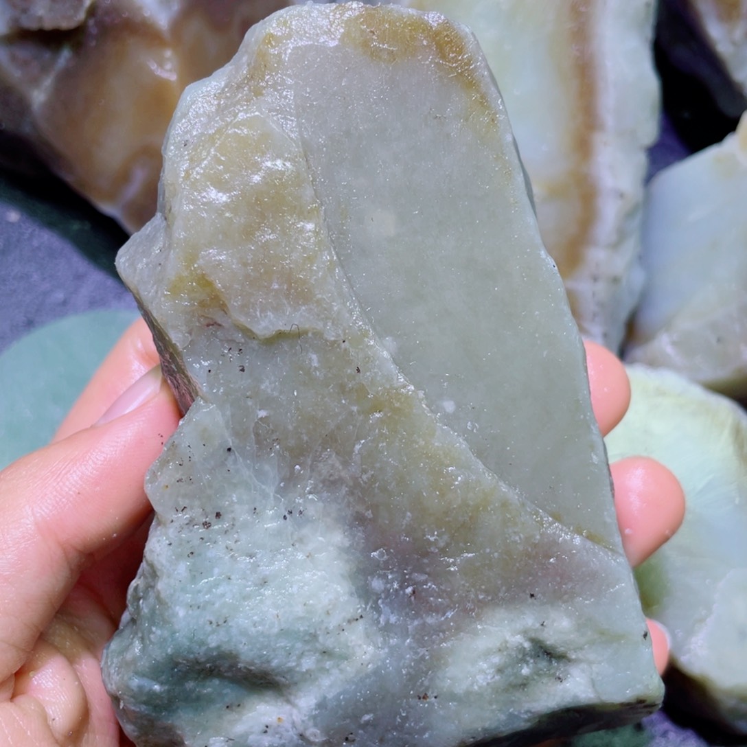 和田玉未镶嵌珠宝半成品