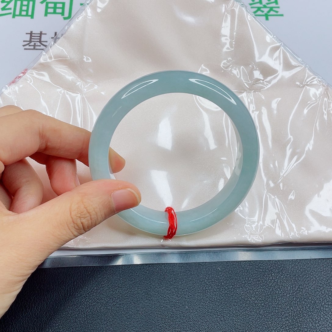 翡翠手镯未镶嵌空****号
