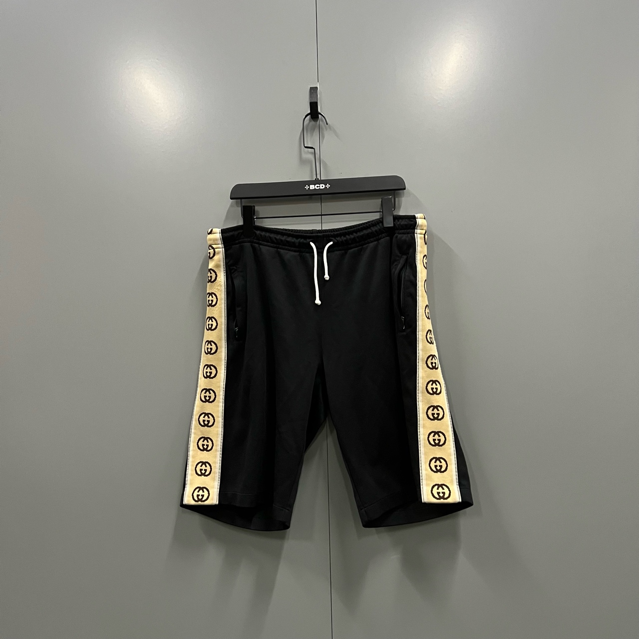 99新 GUCCI/古驰 (ll)侧边双G抽绳短裤 L码ly101377 