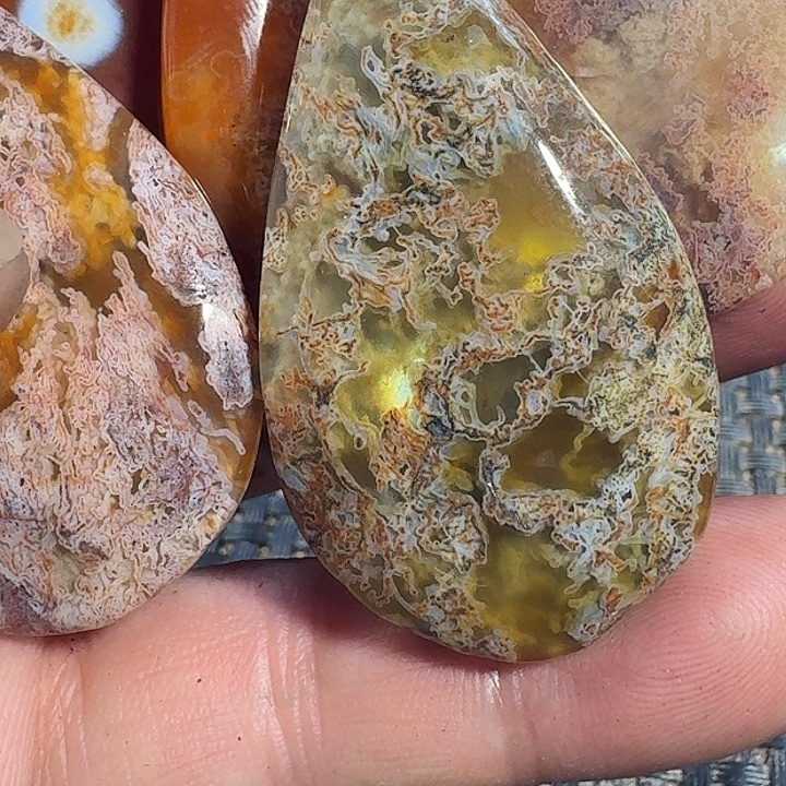 方***冀玛瑙/玉髓未镶嵌颈饰
