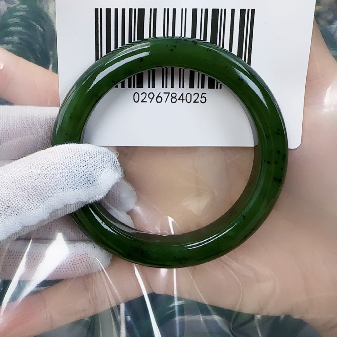 和田玉（碧玉）手镯未镶嵌5556