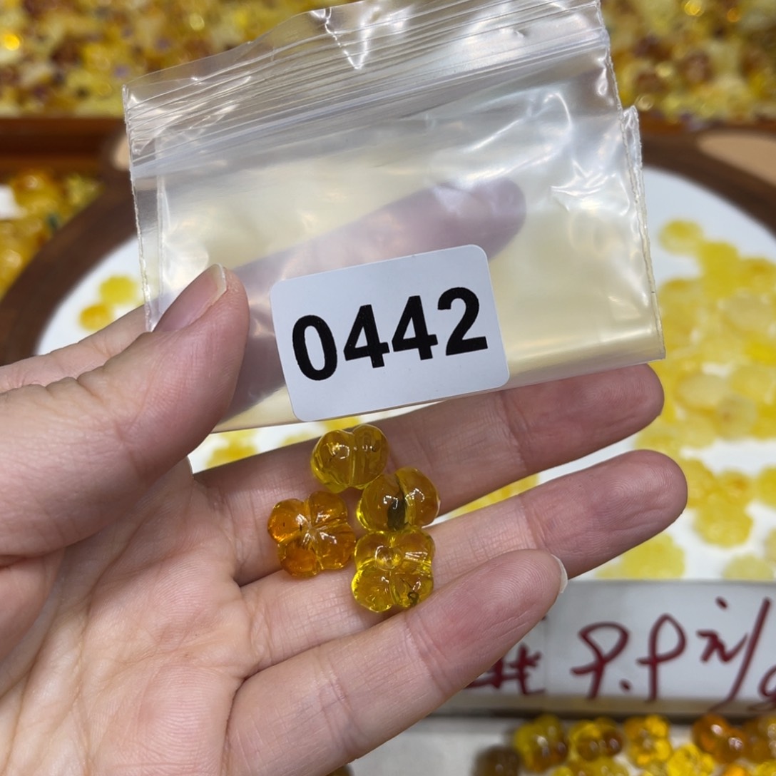 琥珀珠宝奇石未镶嵌