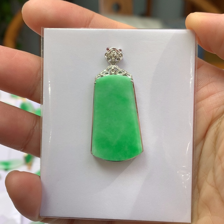 翡翠颈饰18K金镶嵌我****宝翡翠吊坠