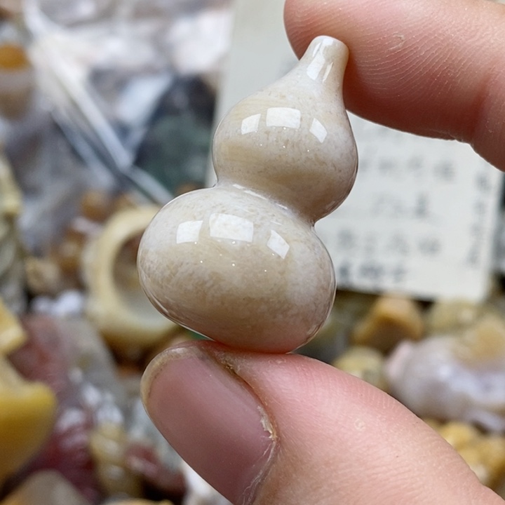 硅化珊瑚（珊瑚玉）未镶嵌颈饰