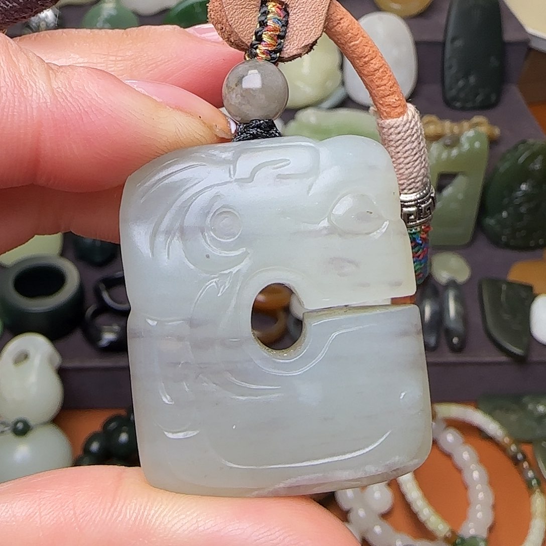 和田玉颈饰未镶嵌