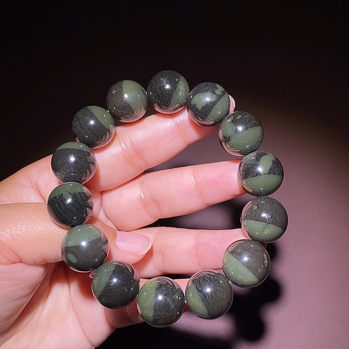 兴***园和田玉（糖玉）未镶嵌颈饰