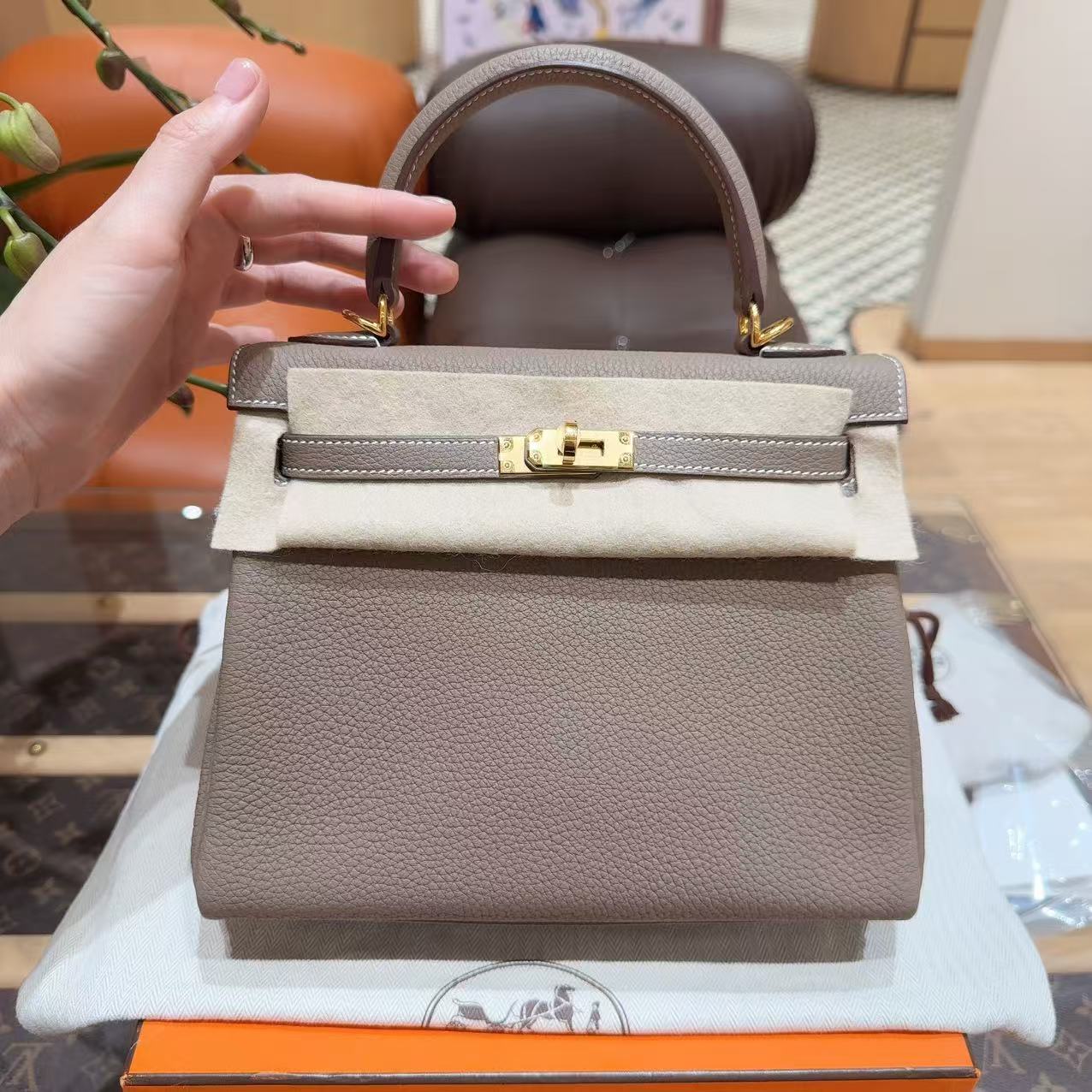 未使用 Hermes/爱马仕 Kelly25 大象灰金扣 togo皮 W刻 